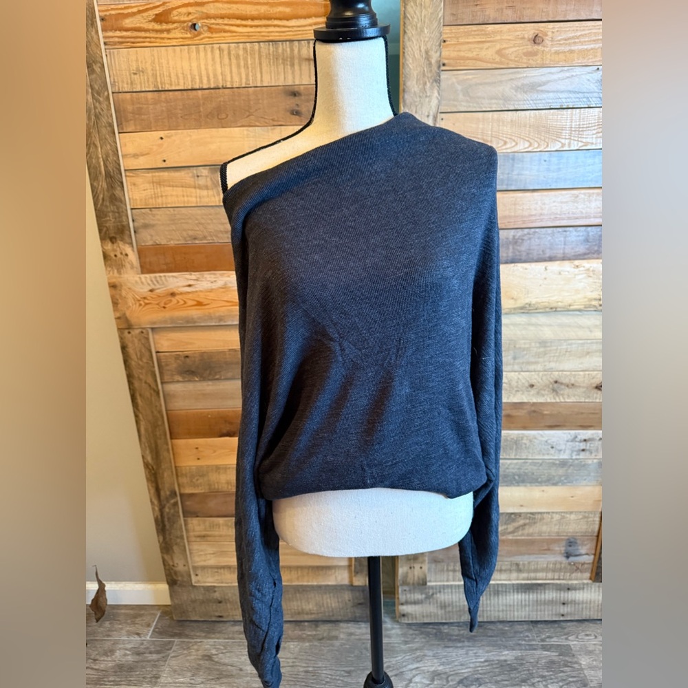Free People/We The Free Long Sleeve Black Knit Top. Size M